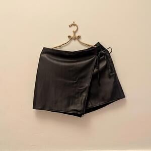 Abercrombie & Fitch Faux Leather Edgy Skort - Mini Alt Goth Style - Medium